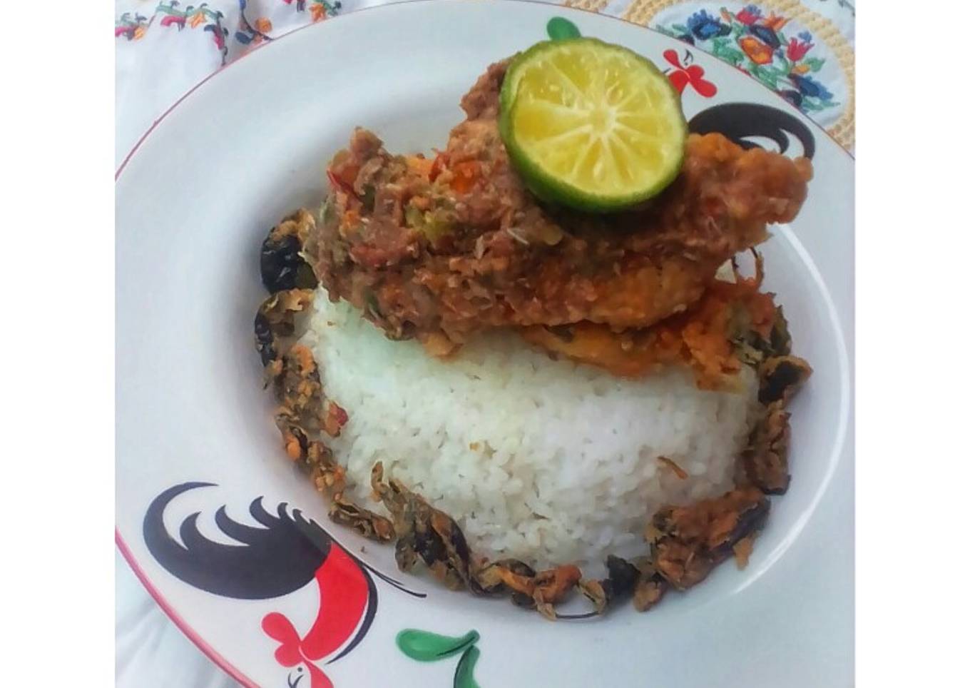 Ayam kemangi (ayam geprek)