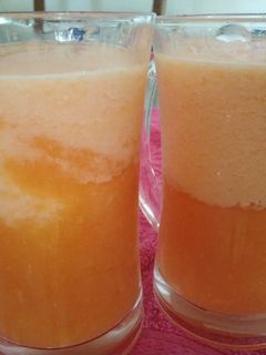 பப்பாளி பழம் கிர்ணி பழம் ஸ்மூத்தி (Pappali Pala Sumoorthi Recipe in Tamil) செய்முறை முக்கிய புகைப்படம்