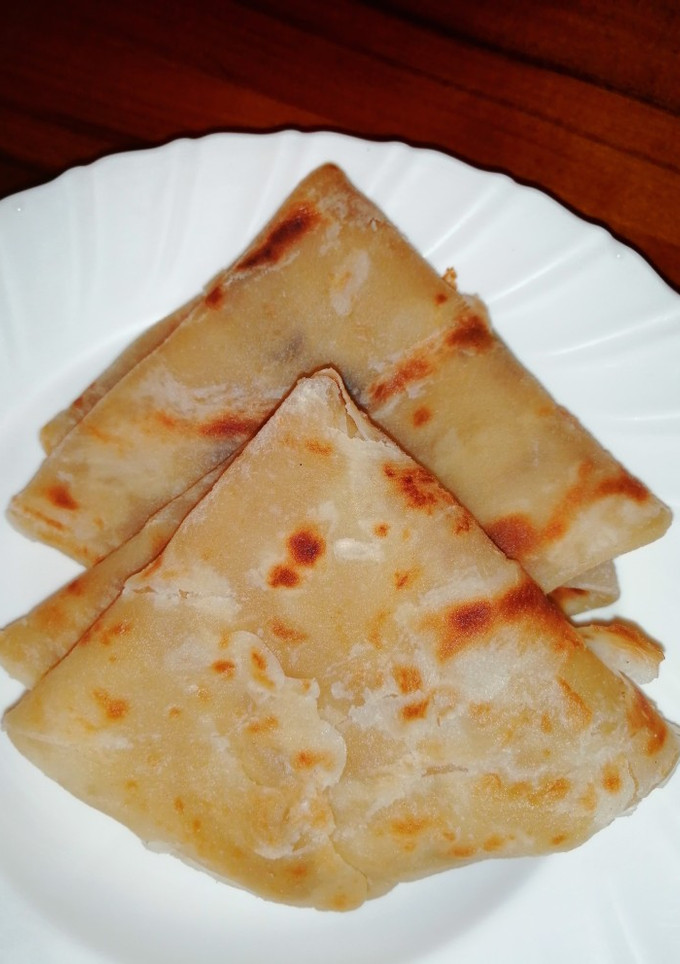 A picture of Soft, layered onion chapati.