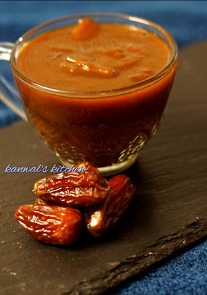 A picture of Tamarind dates chutney.