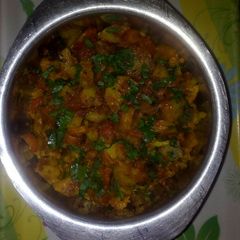 A picture of Aalu, Gobhi, gajar ki mix sabji.
