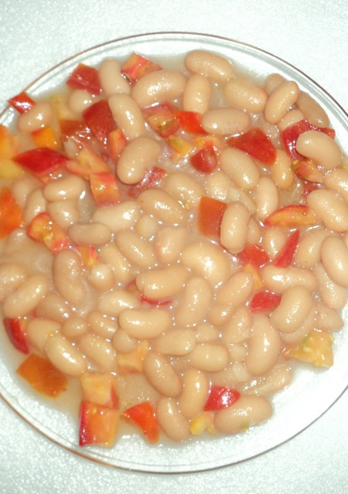 Una foto de Frijoles el Ocote con chile jalapeño rojo