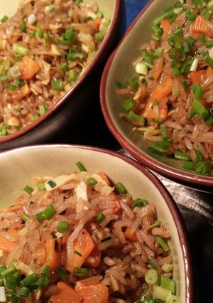 Una foto de Arroz chaufa de huevo y vegetales