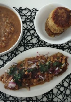 A picture of Ragda patties.
