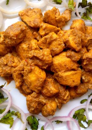 A picture of Boneless chicken handi.