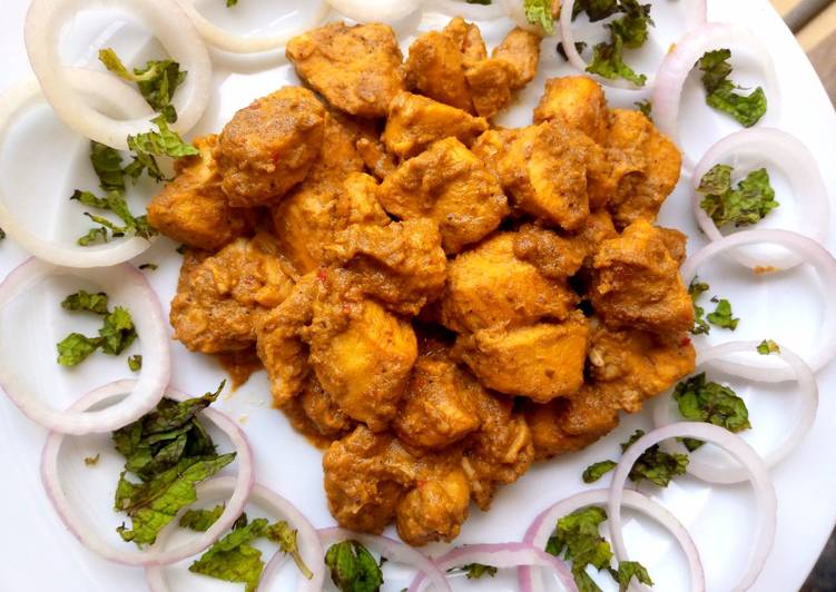 Boneless chicken handi