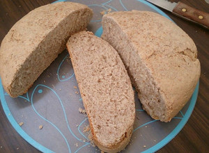 Una foto de Pan de cerveza negra y 2 harinas (Olla de cocción lenta-CrockPot-SlowCooker)