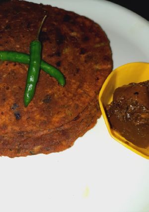 A picture of Leftover Dal & salad paratha.