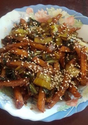 A picture of Pok choy potato fry.