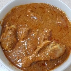 A picture of Mustard sauce chicken curry.