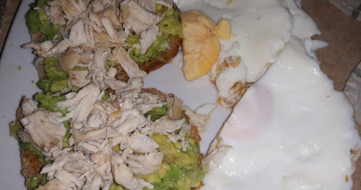 Desayuno Fitness Tostadas Con Aguacate Pollo Y Huevo Receta De Vanesa Cookpad 7288