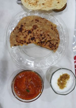 દમ આલુ (Dum Aloo Recipe In Gujarati) રેસીપી મુખ્ય ફોટો
