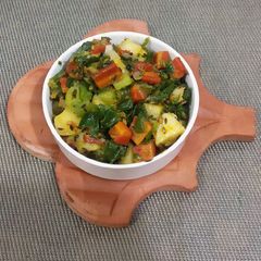 A picture of Spring onion & carrot veggies.
