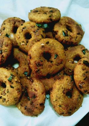 A picture of Bread mendu vada.