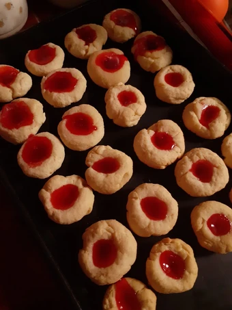 Easy Steps to Make Cookies Selai Strawberry/Thumbprint (Teflon + Takaran Sendok) the Can Spoil the Tongue Can spoil the tongue