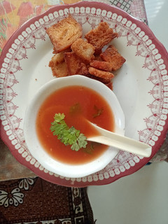 ટોમેટો સુપ (Tomato Soup Recipe In Gujarati) રેસીપી મુખ્ય ફોટો