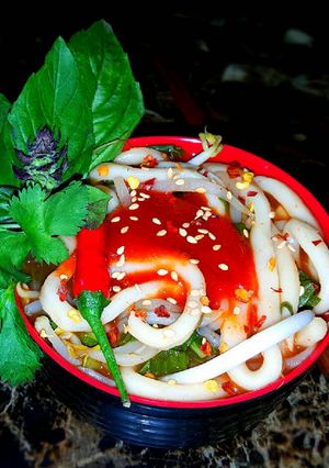 A picture of Mike's Spicy Siriacha Udon.