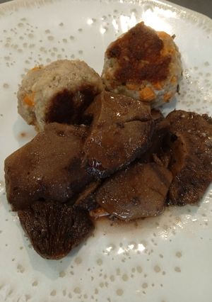 Una foto de Albóndigas con rovellons o níscalos