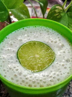 Una foto de LIMONADA🍋De Guineo🍌...!