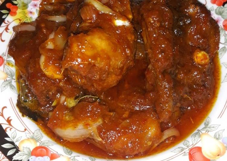 Langkah Mudah untuk Menyiapkan Ayam Masak Merah (Chicken Red Chili Sos), Bikin Ngiler