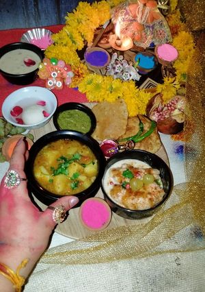 मेरठ की दही गुजिया (meerut ki dahi gujiya recipe in Hindi) रेसिपी मुख्य फोटो