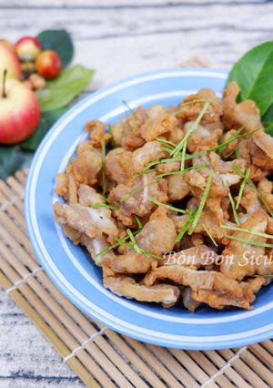 Hình của món Sụn Heo Chiên Giòn Xóc Lá Chanh.