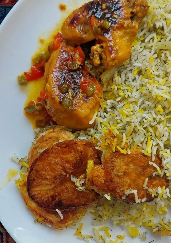 عکسی از دستور یه مرغ برنج خوشمزه عالی