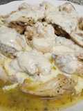 Pollo con salsa de quesos