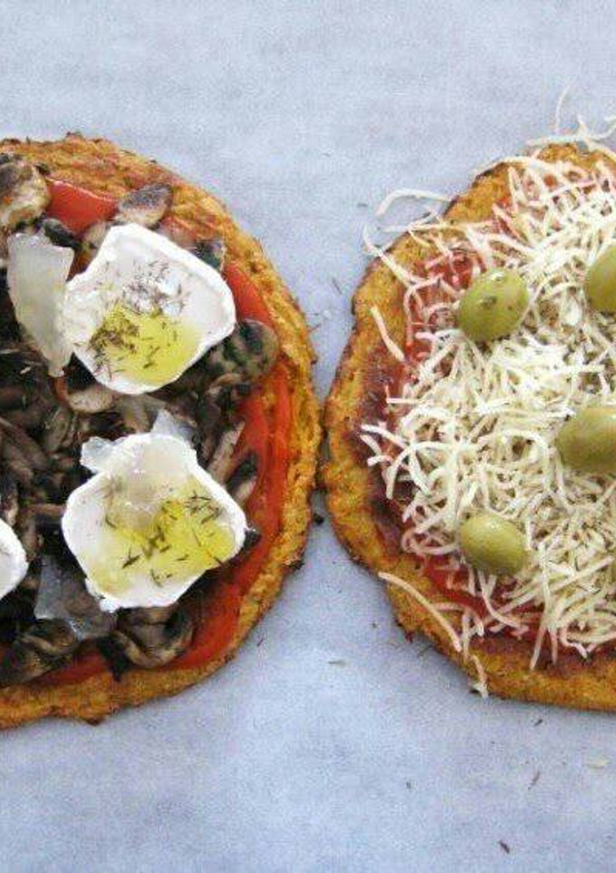 Una foto de Pizza con masa de zanahorias sin harina