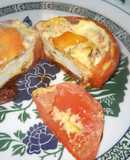 Tomates rellenos con huevo (al horno)