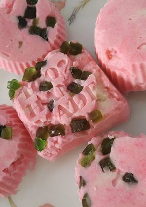 A picture of Rose Chocolate.