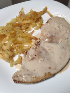 Una foto de Emperador al cava con patatas al horno