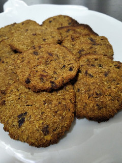 Una foto de Galletitas veganas de manzana -con pasas- saludables sin TACC :)