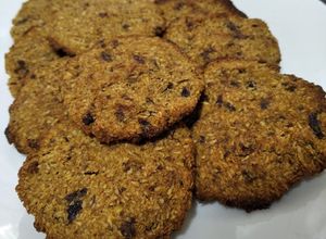 Una foto de Galletitas veganas de manzana -con pasas- saludables sin TACC :)