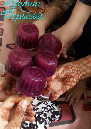 A picture of Jamun popsicles.