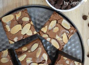 Gambar Brownies Coklat Cip Badam