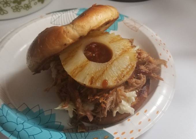 Pulled Pork Sandwich with Homemade Coleslaw