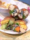 Bánh tráng gạo lứt cuộn rau