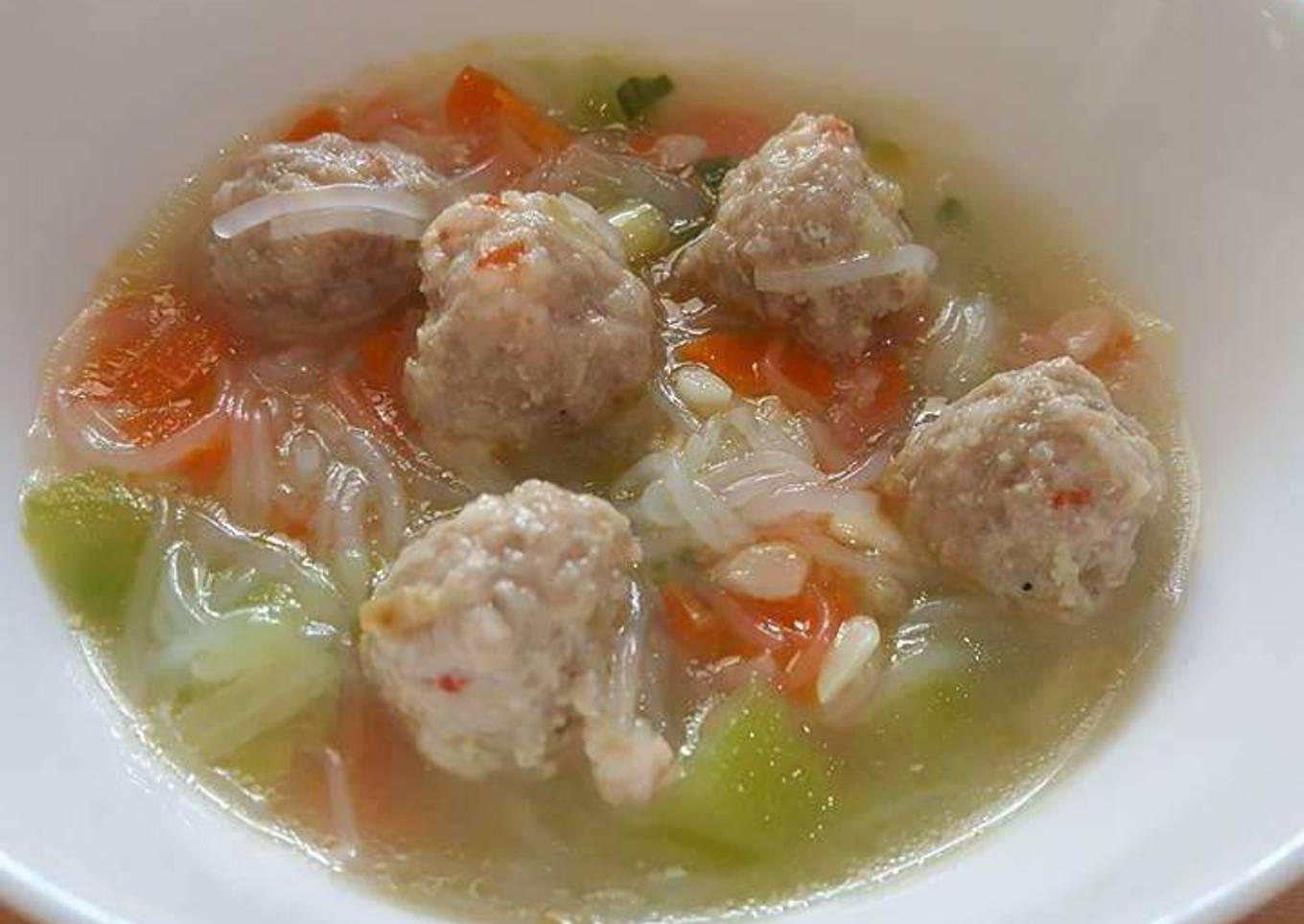 Makanan anak: Sup sayur & bakso homemade