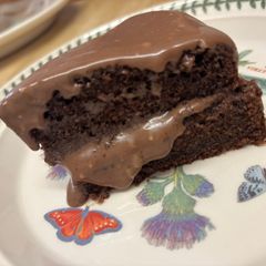 A picture of Melted Chocolate Cake.