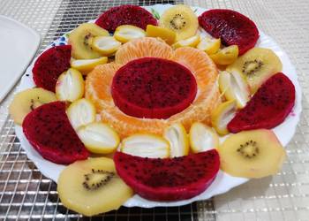 How to Make Appetizing Fruit Salad with Drizzled Dressing