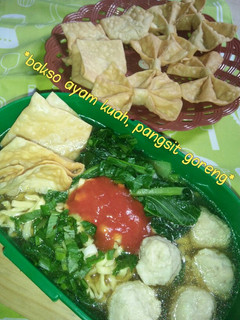 Foto resep *bakso ayam kuah, pangsit goreng*