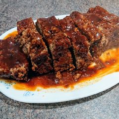 A picture of Meatloaf.