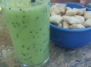 Una foto de Batido de kiwi y durazno Tortuga ninja dry