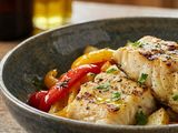 Bacalhau com pimentões coloridos