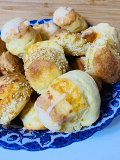 Részeges túrós-sajtos pogácsa recept fotója