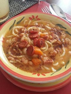 Una foto de Porotos con riendas
