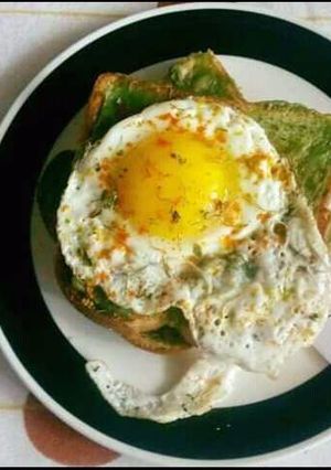 A picture of Guacamole Sandwich And Half Fry.