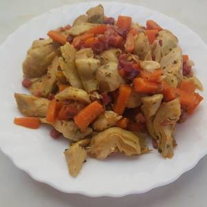 Corazón de alcachofa con jamón