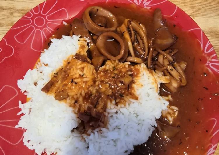 Pota en salsa con arroz blanco